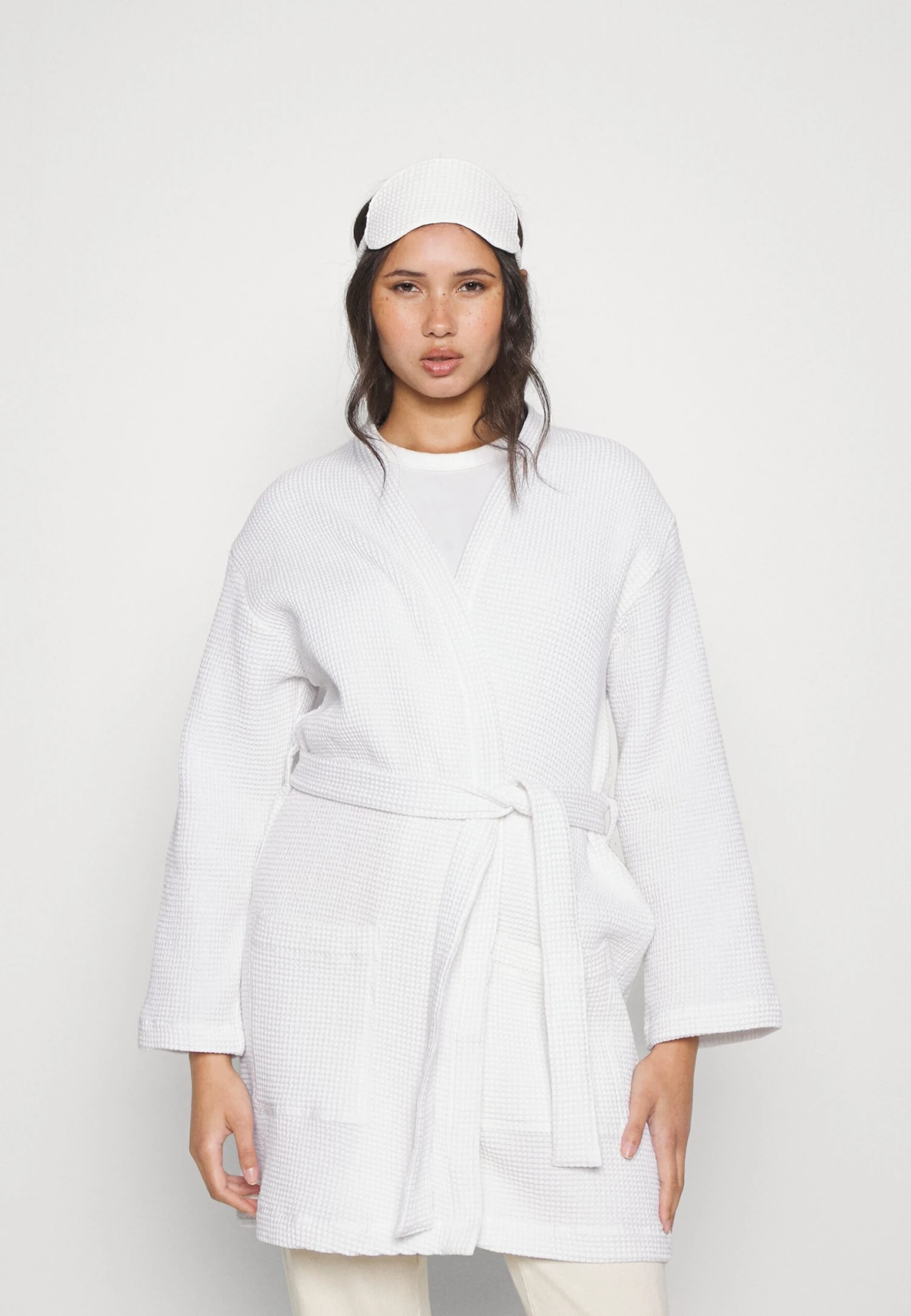 Seafolly Gifting Lounge Set - Peignoir - White 6 Seafolly Gifting Lounge Set - Peignoir - White – Image 4