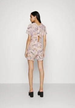 ONLY Onlnova Life Playsuit - Combinaison - Peach Blush Leonora 11 ONLY Onlnova Life Playsuit - Combinaison - Peach Blush Leonora -ESPRIT Soldes 2491e1109496415988c93ed6dc01d282