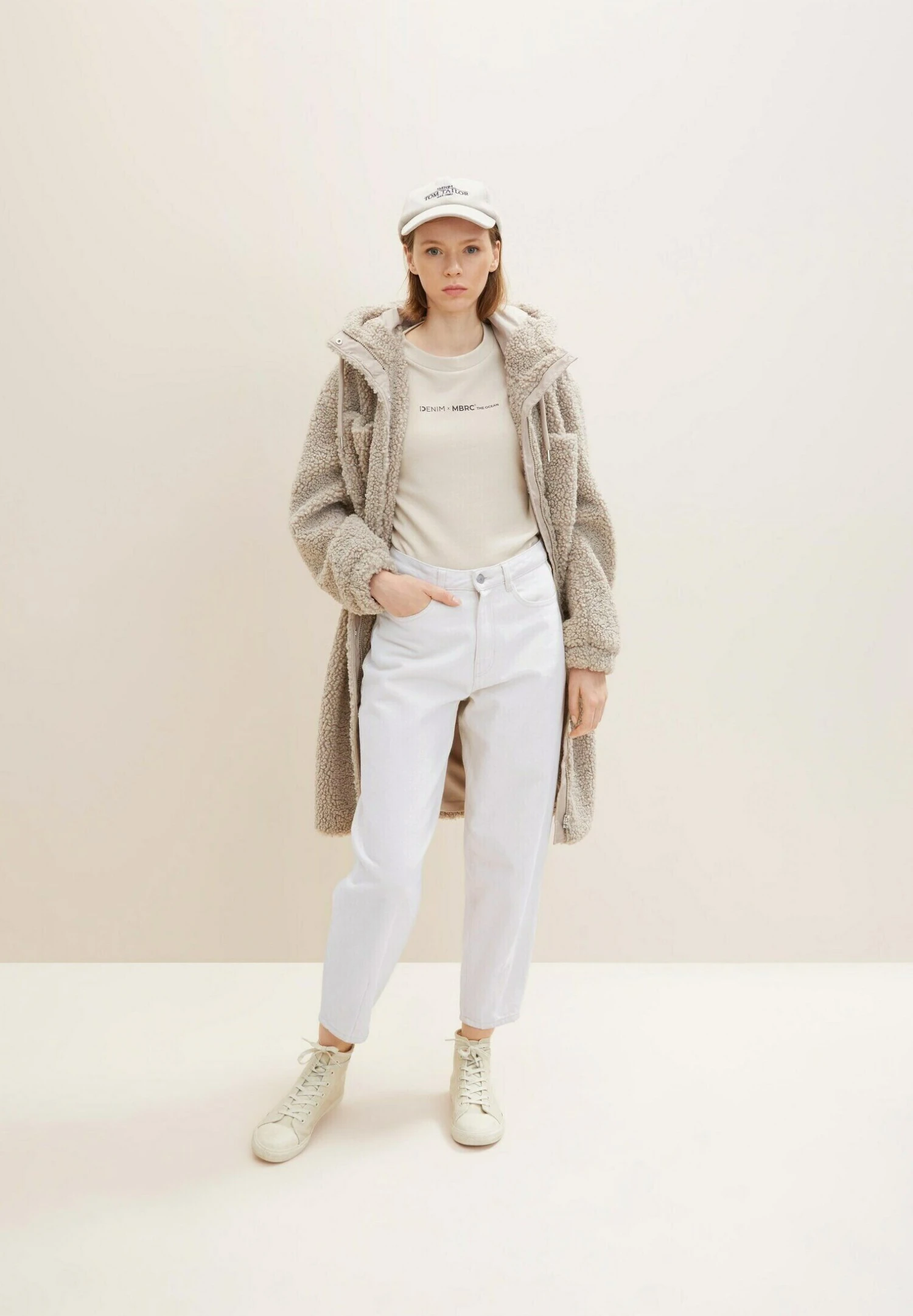 TOM TAILOR Denim Mit Textprint - T-Shirt Imprimé - Cloud Grey 4 TOM TAILOR Denim Mit Textprint - T-Shirt Imprimé - Cloud Grey – Image 2