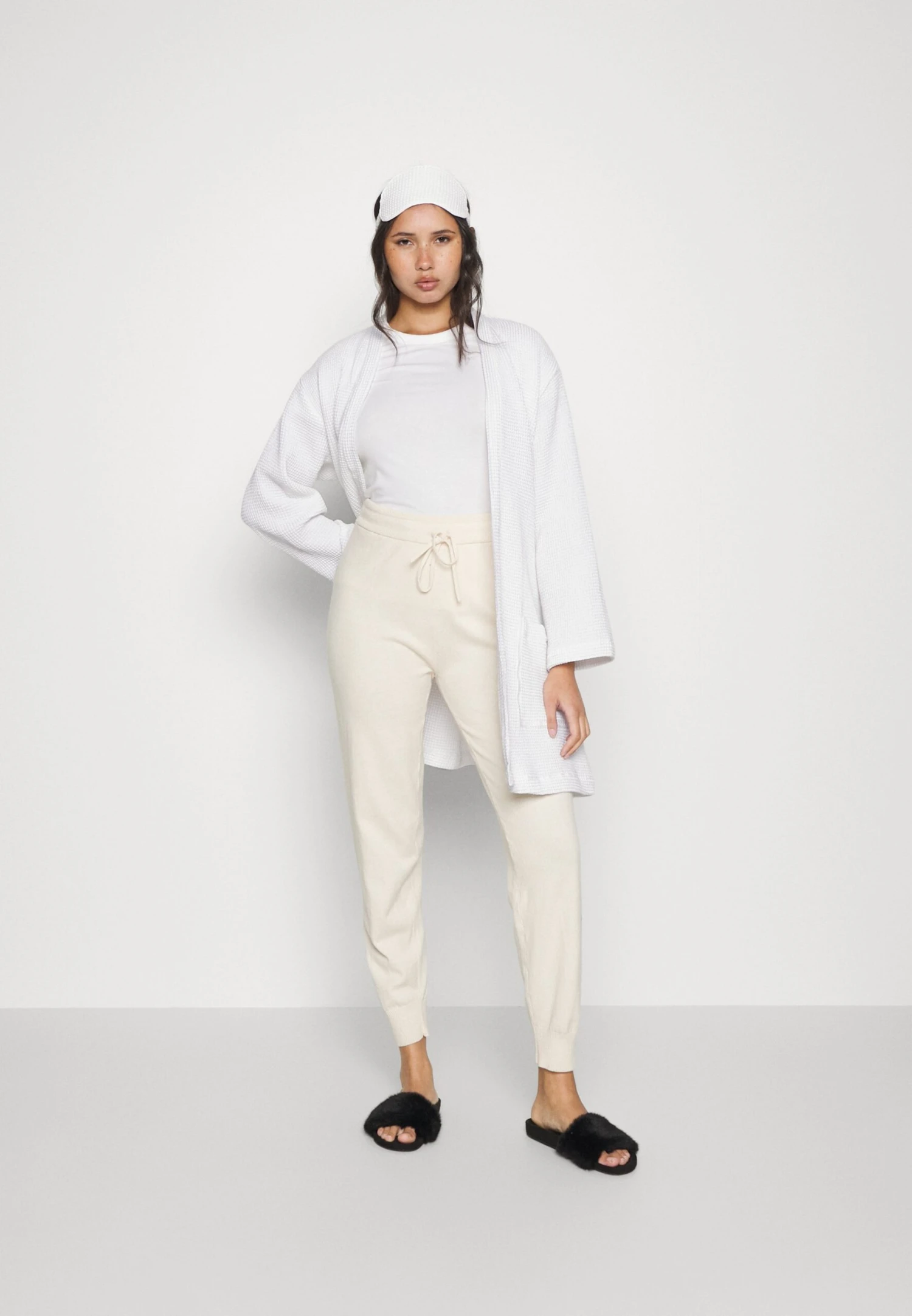 Seafolly Gifting Lounge Set - Peignoir - White 4 Seafolly Gifting Lounge Set - Peignoir - White – Image 2