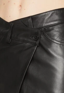 Lottie - Jupe En Cuir - Black -ESPRIT Soldes 45ee93a1c90948a28bd78e77116f58c0