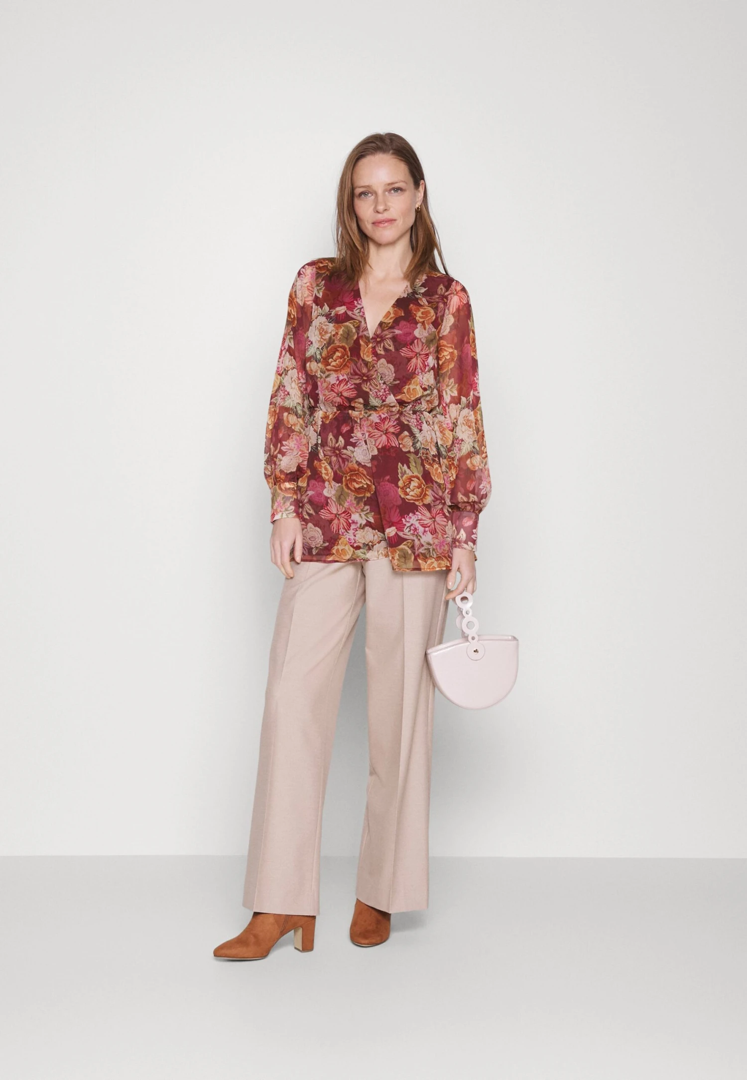 Guess Ls Candis Romper - Combinaison - Digital Tapestry Pri 4 Guess Ls Candis Romper - Combinaison - Digital Tapestry Pri – Image 2