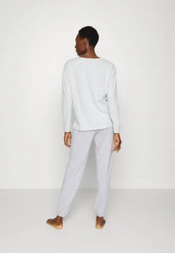 Triumph Pyjama - Medium Grey Melange 12 Triumph Pyjama - Medium Grey Melange -ESPRIT Soldes 67757eb64d9e49ce94dd868626f53d49