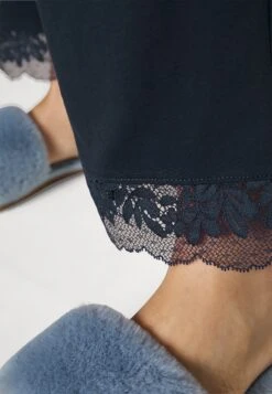 ESPRIT Seasonal Solid Long Leg Long Sleeve - Pyjama - Ink 14 ESPRIT Seasonal Solid Long Leg Long Sleeve - Pyjama - Ink -ESPRIT Soldes 8137bd43bd5a428281d83b678bd4df13