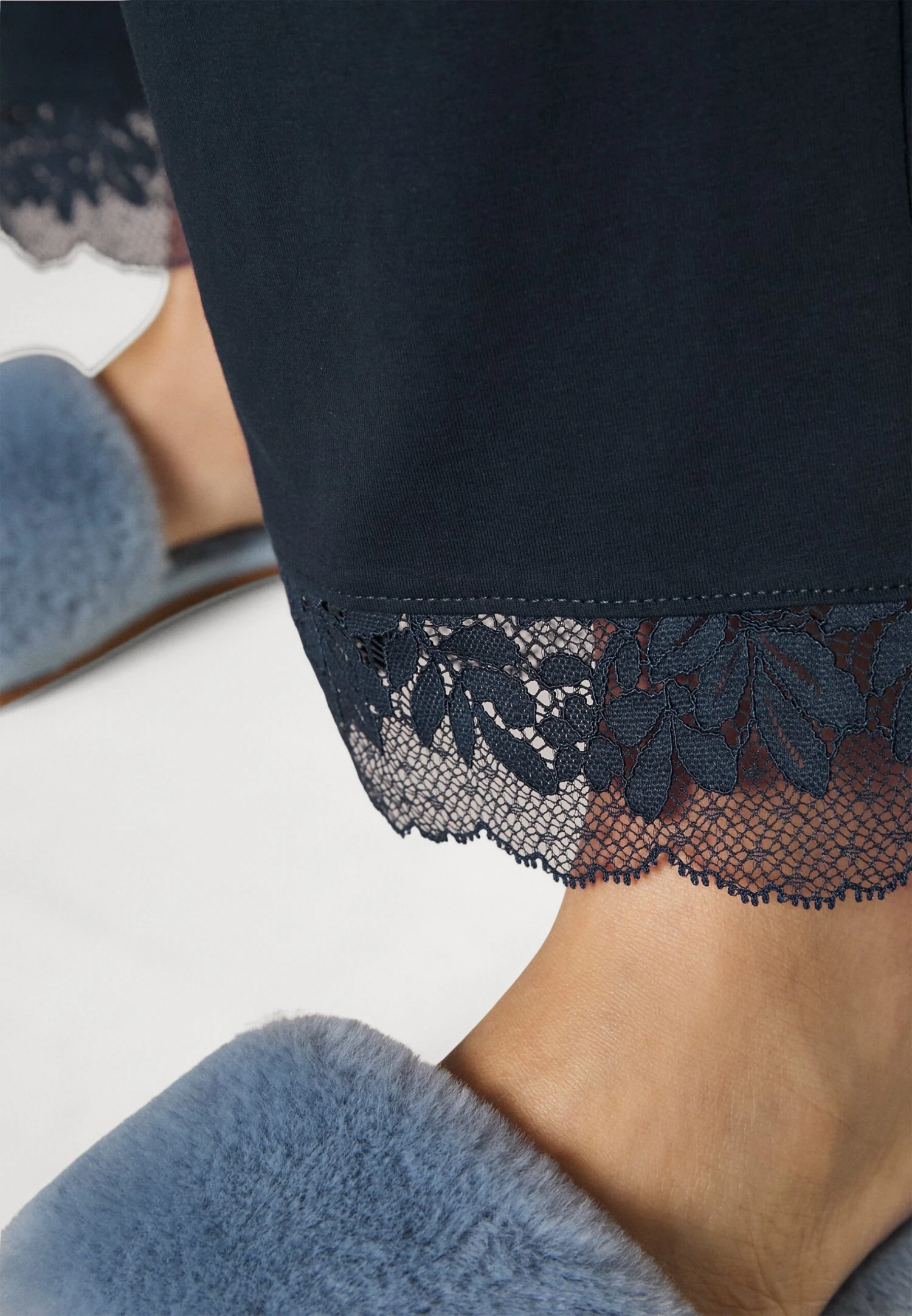 ESPRIT Seasonal Solid Long Leg Long Sleeve - Pyjama - Ink 8 ESPRIT Seasonal Solid Long Leg Long Sleeve - Pyjama - Ink – Image 6