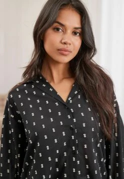 Next Embroidered Button Through Standard - Pyjama - Black 12 Next Embroidered Button Through Standard - Pyjama - Black -ESPRIT Soldes 8e780a866f044604a094b9f19c6d1699