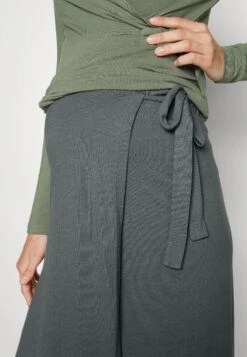 Maternity Basic Midi Skirt - Jupe Crayon - Light Green -ESPRIT Soldes 966ca3a490b643babb058a6ad02875e0