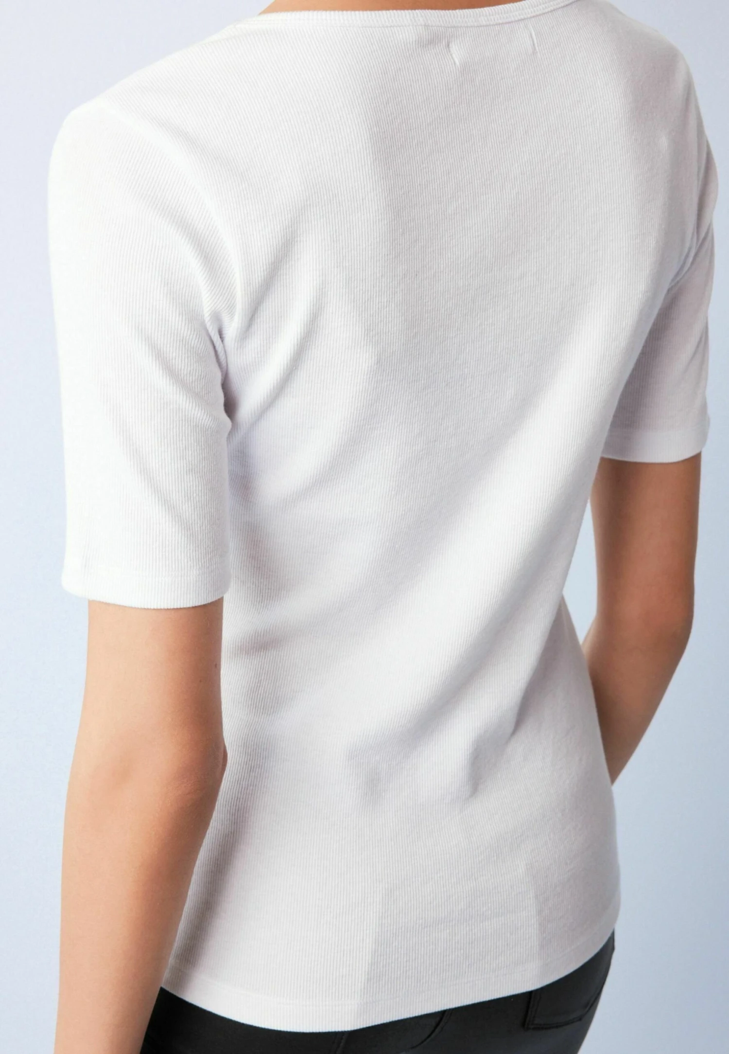 Next Scoop Neck Half Sleeve Standard - T-Shirt Basique - White 4 Next Scoop Neck Half Sleeve Standard - T-Shirt Basique - White – Image 2