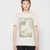 Calvin Klein Collage Box Graphic - T-Shirt Imprimé - Rainy Day -ESPRIT Soldes a339c2807f3f4ea9aa5032344980cbcf