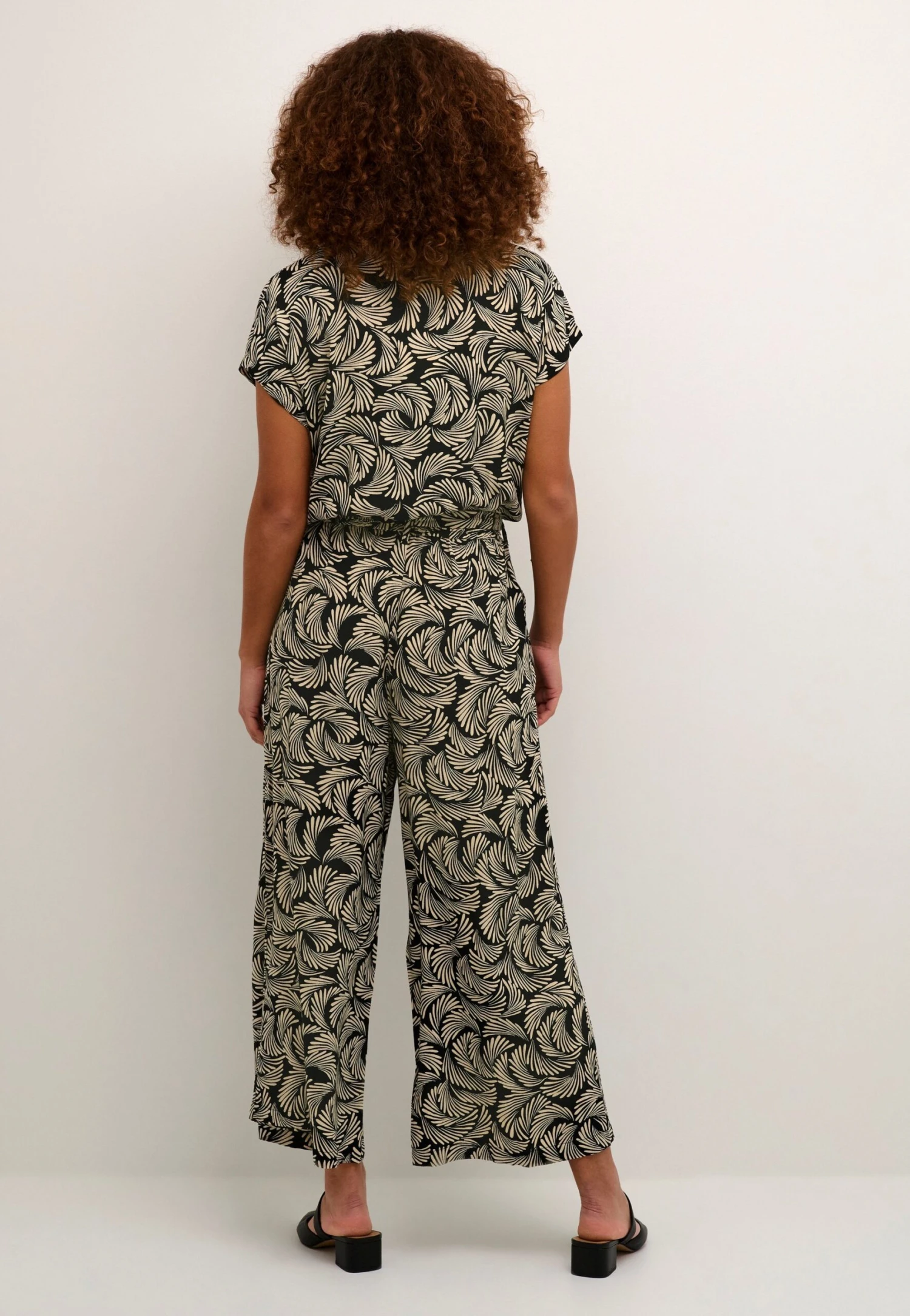 Kaffe Kamarta - Combinaison - Black Deep Antique White Print 4 Kaffe Kamarta - Combinaison - Black Deep Antique White Print – Image 2