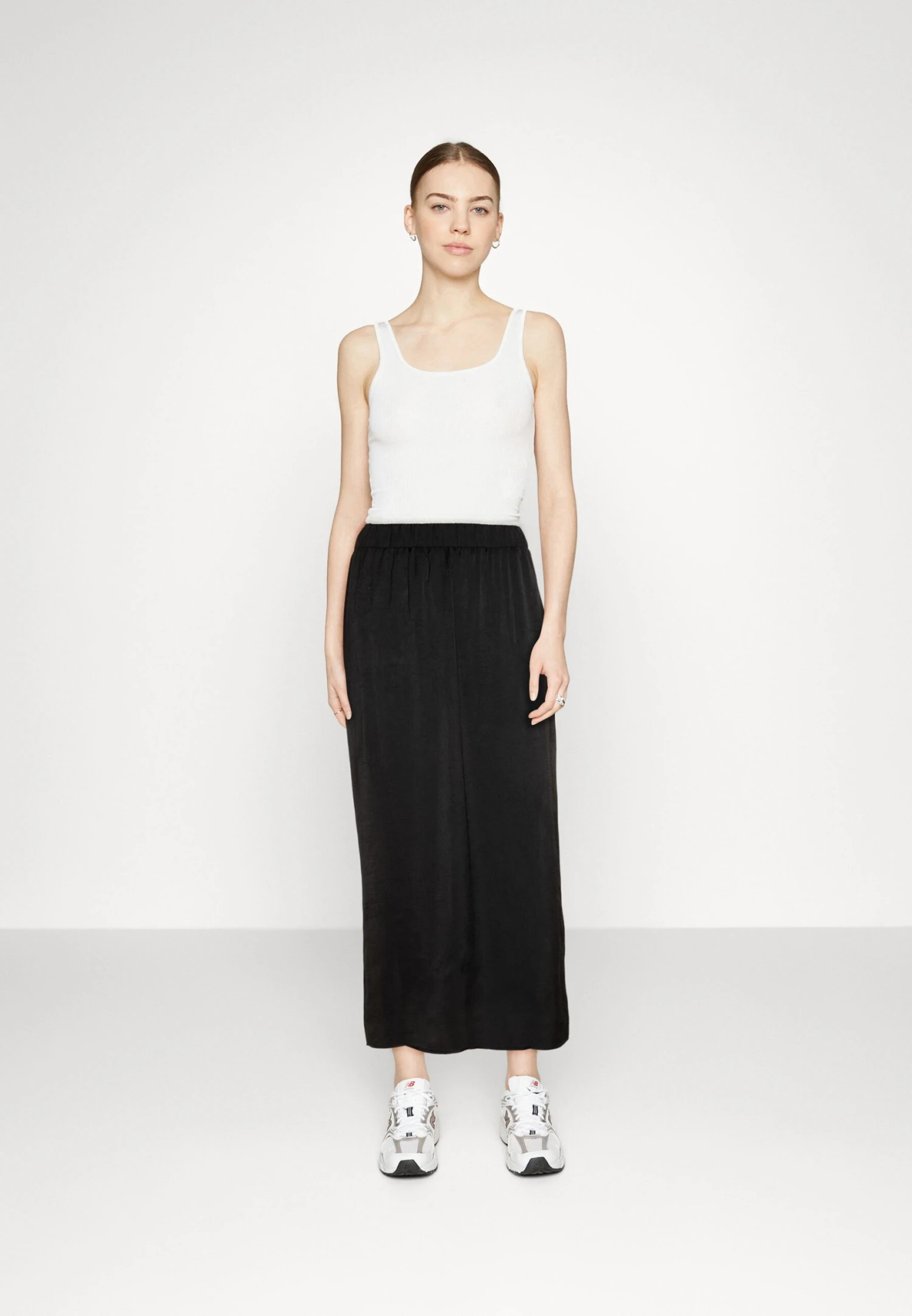 Monki Jupe Longue - Black Dark 4 Monki Jupe Longue - Black Dark – Image 2