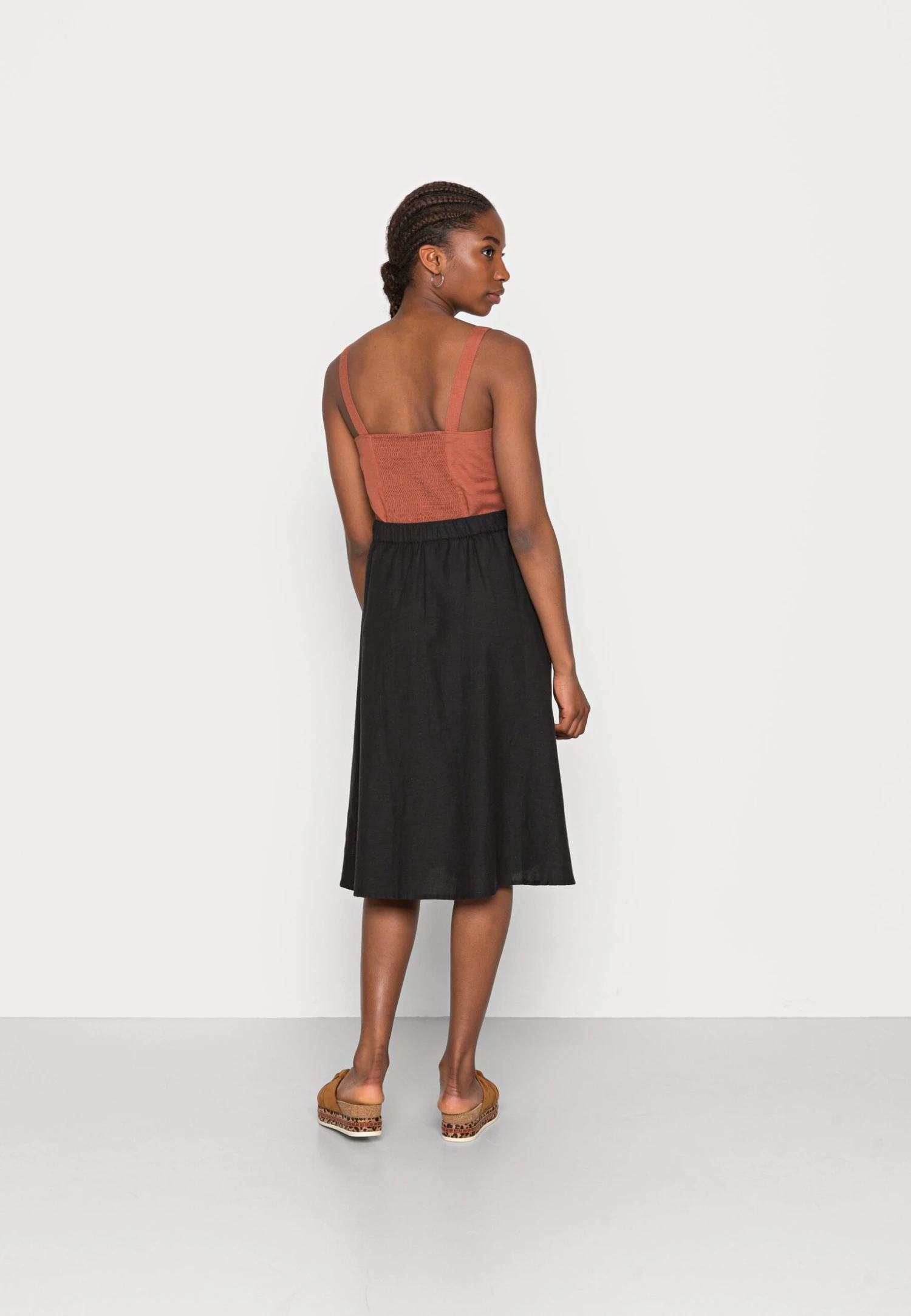 ONLY Onlviva Life New Button Skirt - Jupe Trapèze - Black 5 ONLY Onlviva Life New Button Skirt - Jupe Trapèze - Black – Image 3