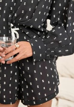 Next Embroidered Button Through Standard - Pyjama - Black 13 Next Embroidered Button Through Standard - Pyjama - Black -ESPRIT Soldes e3a2dd8f9a234c7e82792f6995edd1cb
