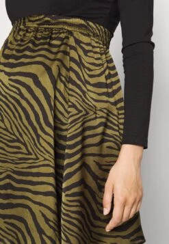 Mamalicious Mlleandra Skirt - Jupe Crayon - Winter Moss 11 Mamalicious Mlleandra Skirt - Jupe Crayon - Winter Moss -ESPRIT Soldes e5eb3de1f054408985e18af92c6006d9