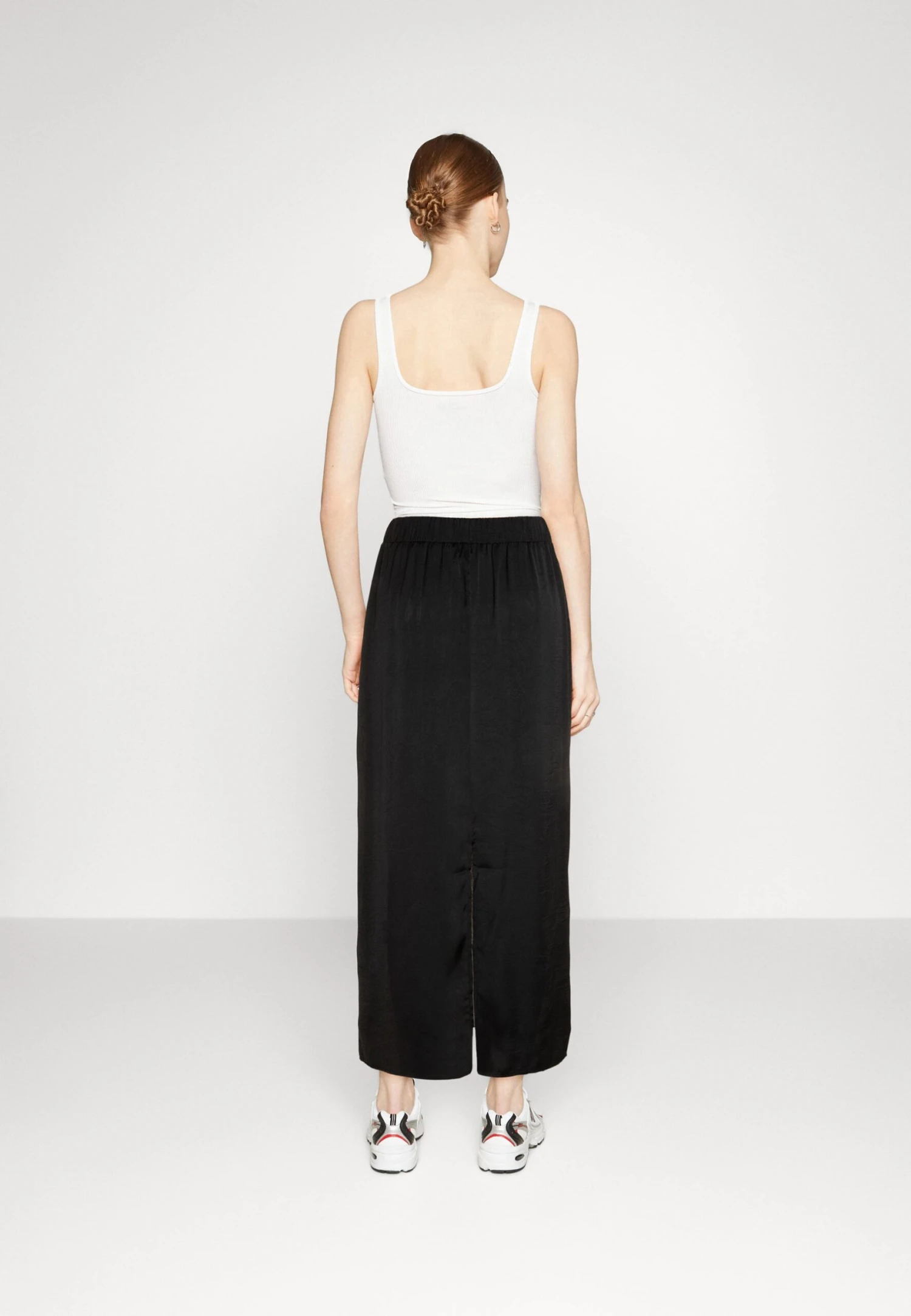 Monki Jupe Longue - Black Dark 5 Monki Jupe Longue - Black Dark – Image 3